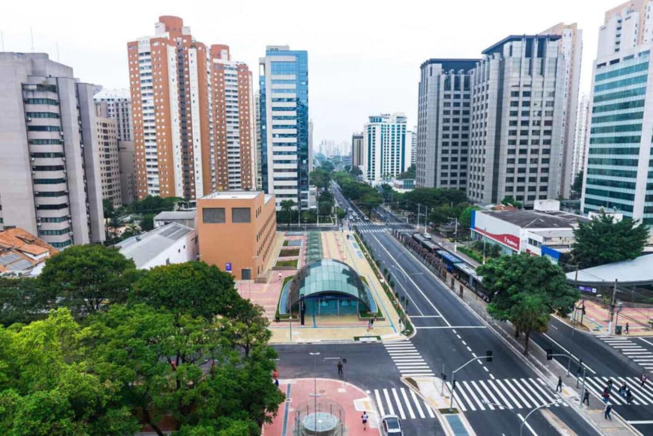 Av Ibirapuera Moema 03b Hotel 5*